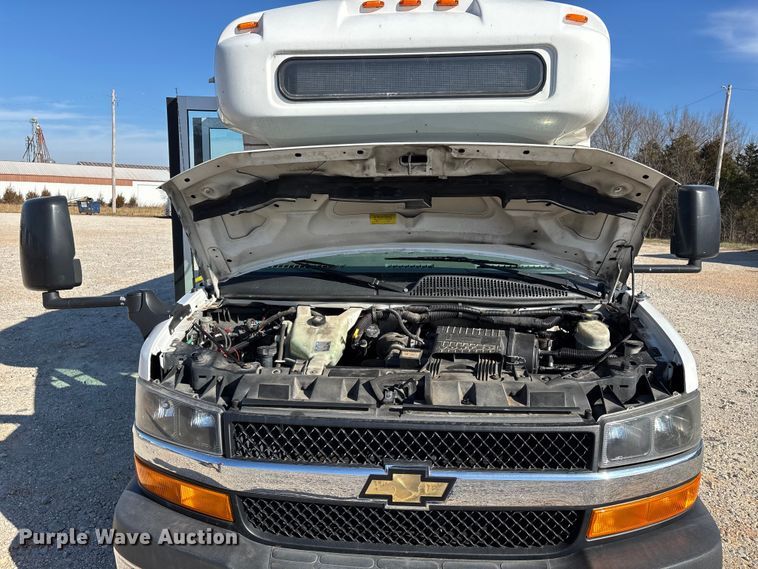 image for item DW7376 2014 Chevrolet Express shuttle bus