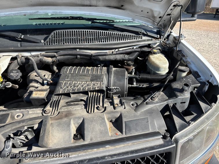 image for item DW7376 2014 Chevrolet Express shuttle bus