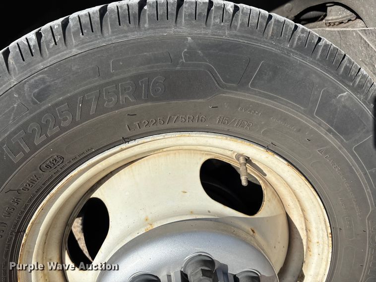 image for item DW7376 2014 Chevrolet Express shuttle bus