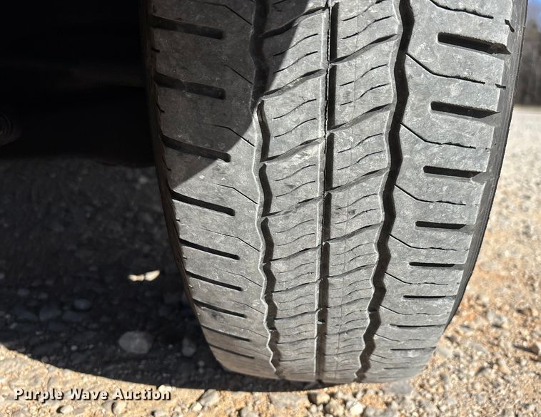 image for item DW7376 2014 Chevrolet Express shuttle bus