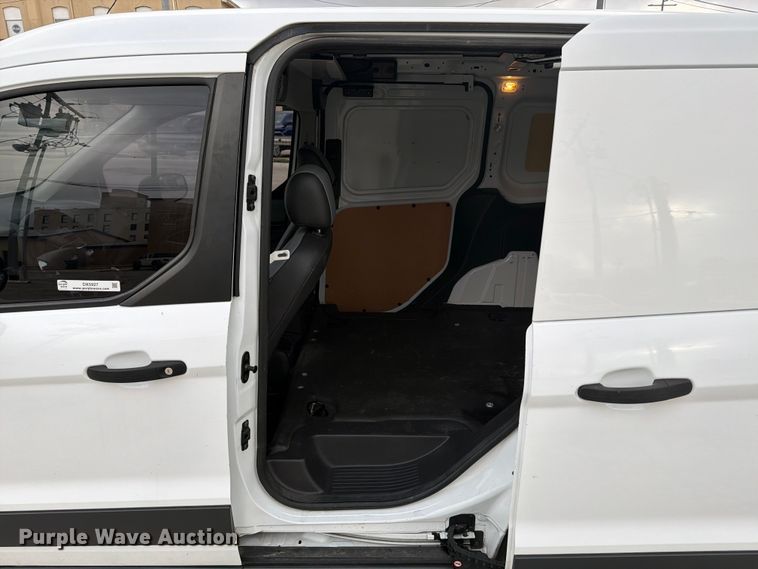 image for item DX5927 2018 Ford Transit Connect van