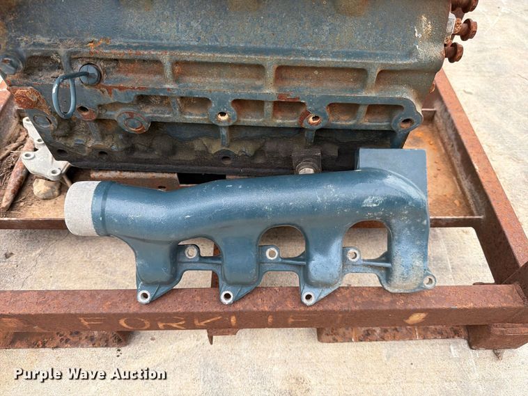 image for item DX5928 Kubota V1702 engine