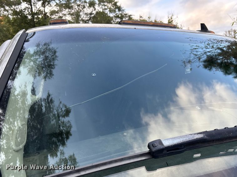 image for item EA7039 2008 Chevrolet Silverado 3500HD Crew Cab flatbed pickup truck