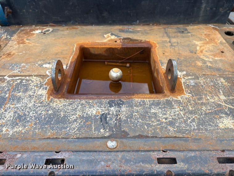 image for item EA7039 2008 Chevrolet Silverado 3500HD Crew Cab flatbed pickup truck