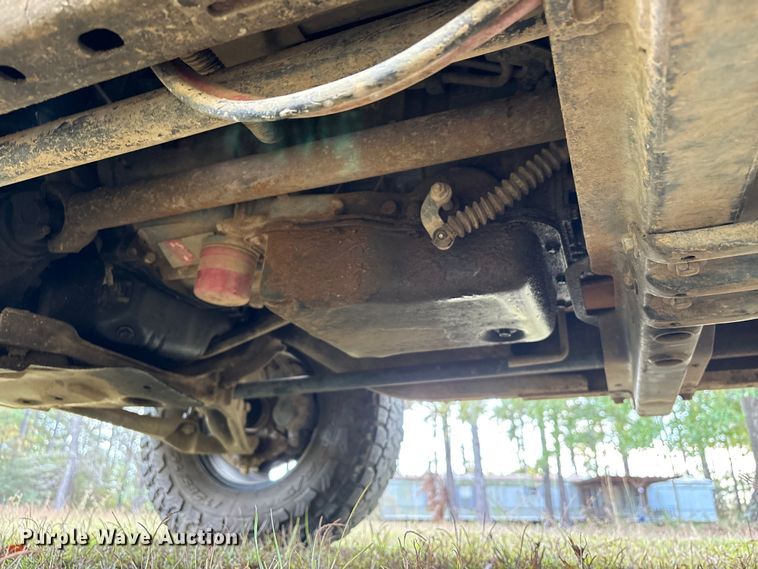 image for item EA7039 2008 Chevrolet Silverado 3500HD Crew Cab flatbed pickup truck