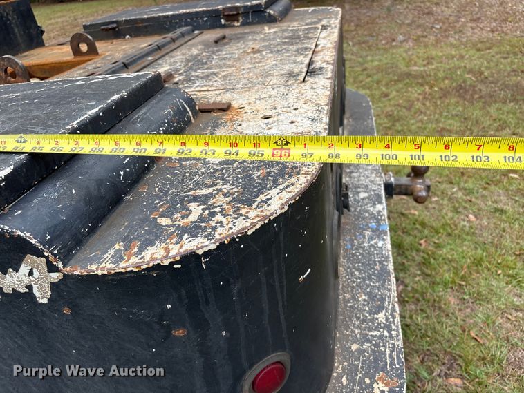 image for item EA7039 2008 Chevrolet Silverado 3500HD Crew Cab flatbed pickup truck