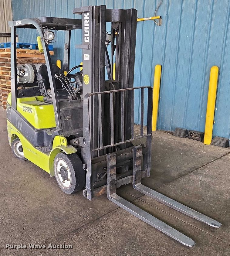 image for item EB1222 Clark C25C forklift