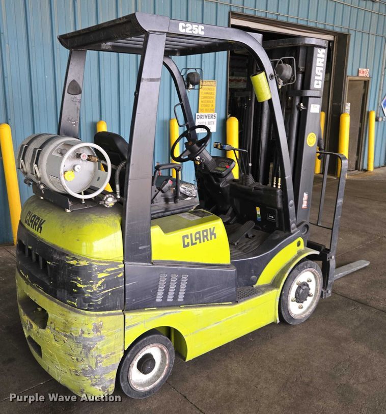 image for item EB1222 Clark C25C forklift