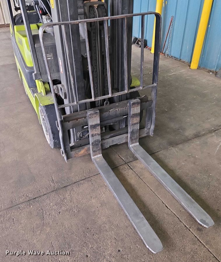 image for item EB1222 Clark C25C forklift