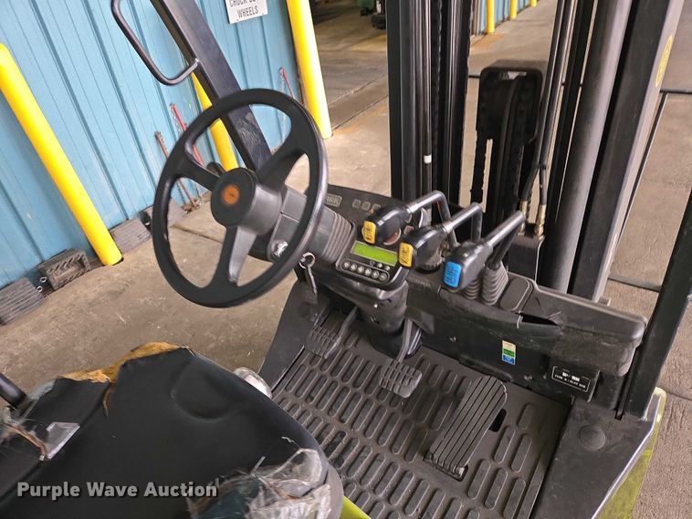 image for item EB1222 Clark C25C forklift