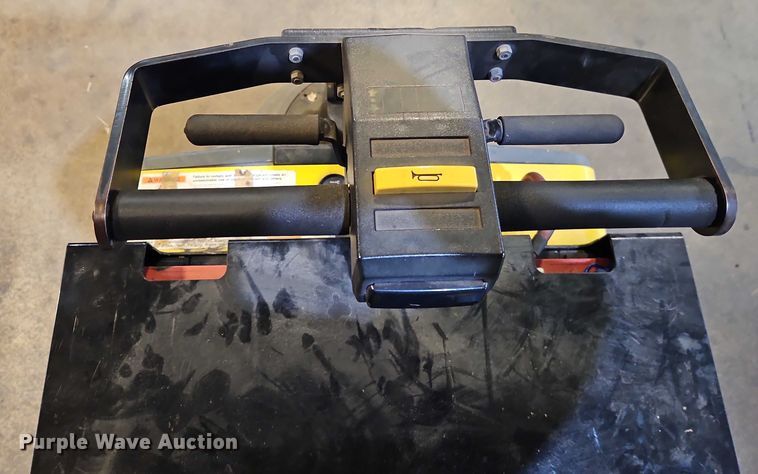 image for item EB8485 Hyster T5Z tow tractor