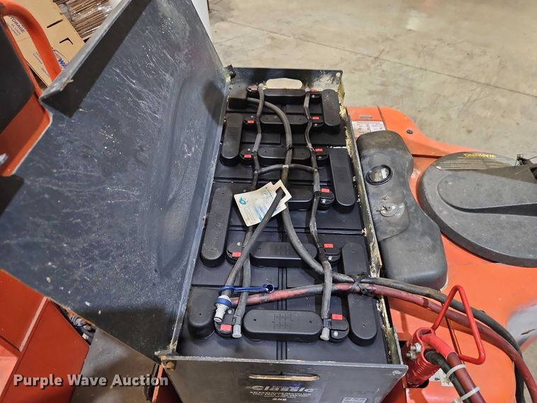 image for item EB8486 Toyota 7TB50 tow tractor