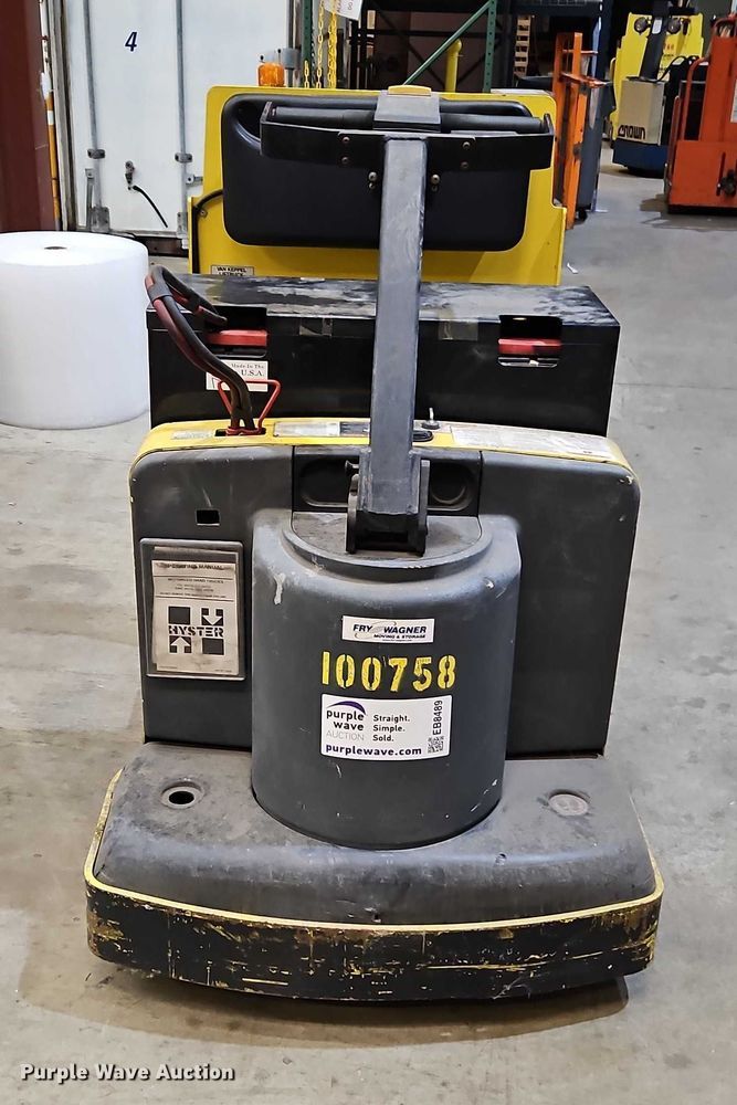 image for item EB8489 Hyster T5Z tow tractor