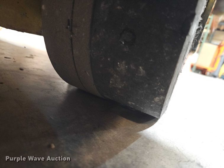 image for item EB8489 Hyster T5Z tow tractor