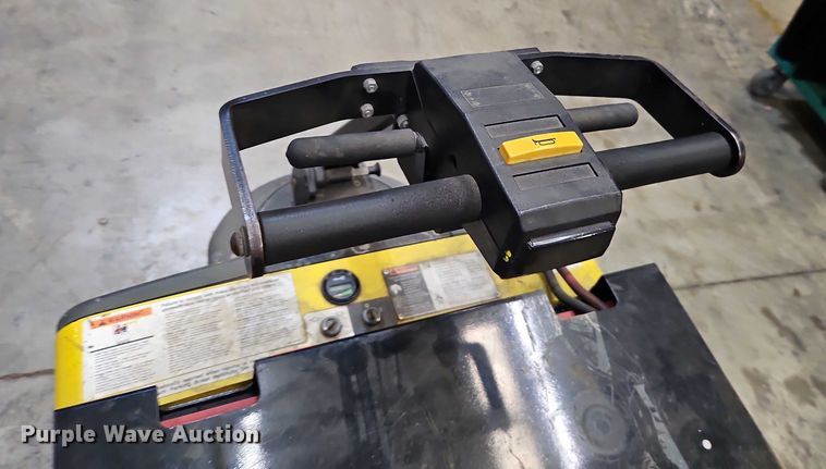 image for item EB8490 Hyster T5Z tow tractor