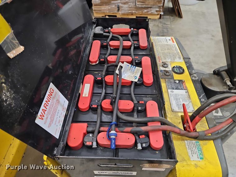 image for item EB8490 Hyster T5Z tow tractor