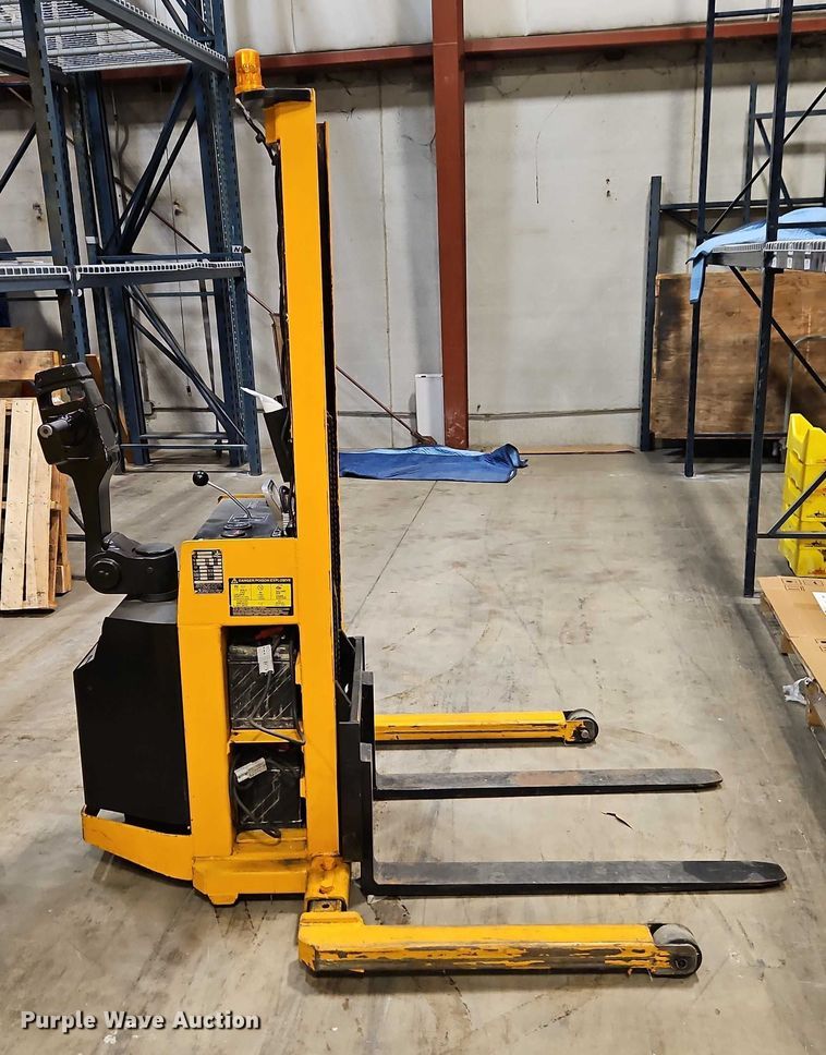 image for item EB8491 Big Joe PDI-24-A5 pallet jack