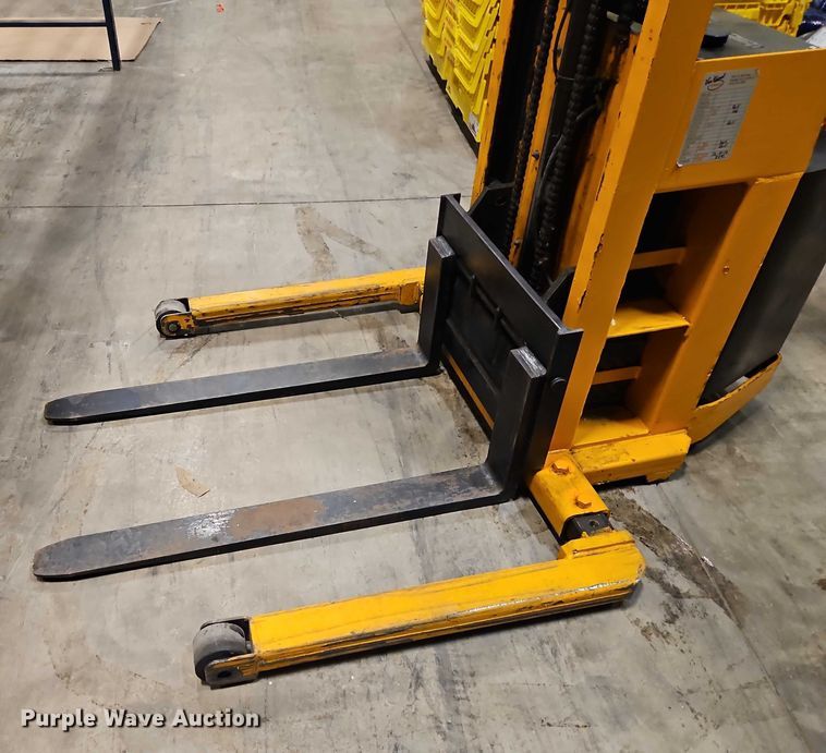 image for item EB8491 Big Joe PDI-24-A5 pallet jack