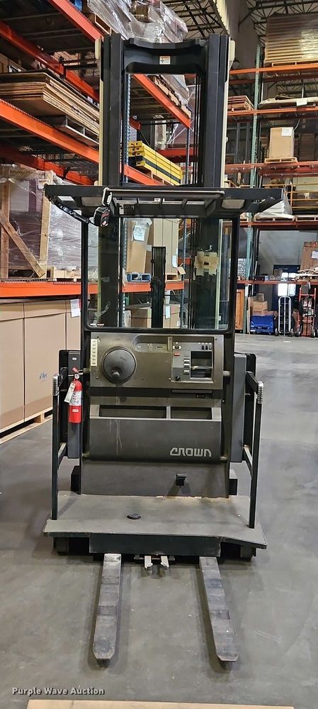 image for item EB8493 Crown SP3000 order picker