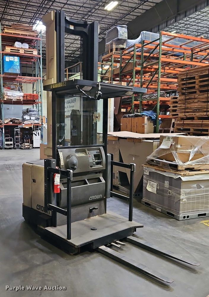 image for item EB8493 Crown SP3000 order picker