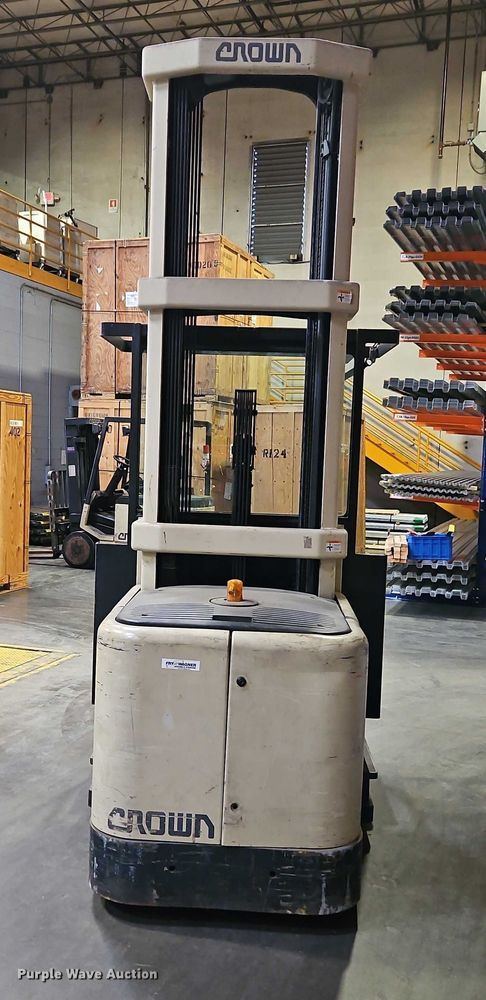 image for item EB8493 Crown SP3000 order picker