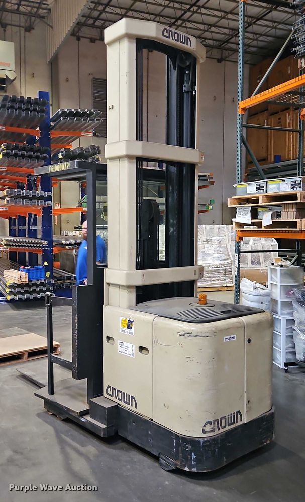 image for item EB8493 Crown SP3000 order picker