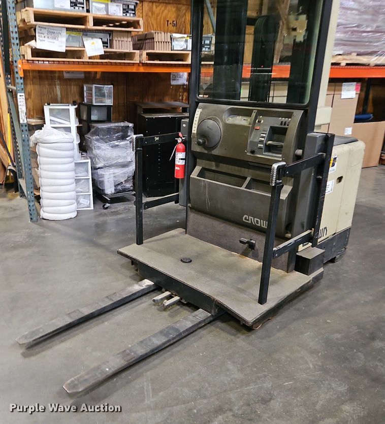 image for item EB8493 Crown SP3000 order picker