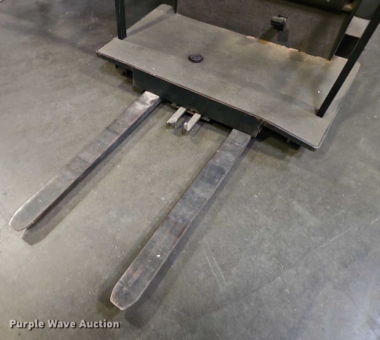 image for item EB8493 Crown SP3000 order picker