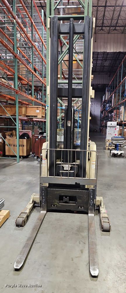 image for item EB8494 Crown RR3540-45 forklift