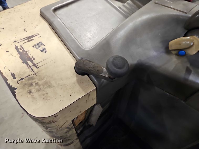 image for item EB8494 Crown RR3540-45 forklift