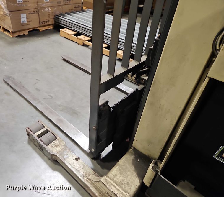 image for item EB8494 Crown RR3540-45 forklift