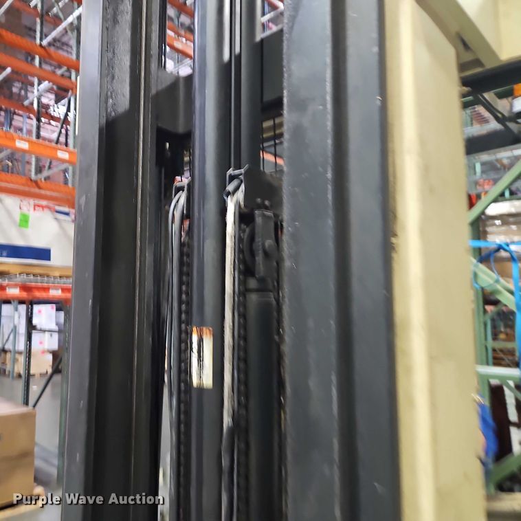 image for item EB8494 Crown RR3540-45 forklift