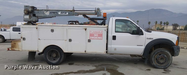 image for item EC1331 2006 Ford F450 Super Duty utility / service truck