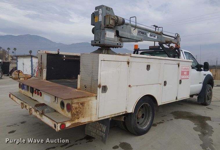 image for item EC1331 2006 Ford F450 Super Duty utility / service truck