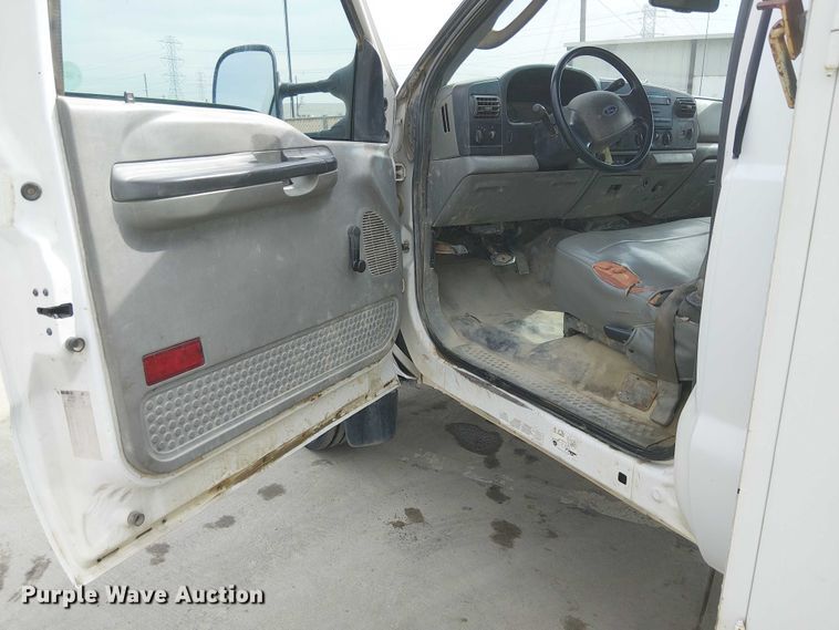 image for item EC1331 2006 Ford F450 Super Duty utility / service truck