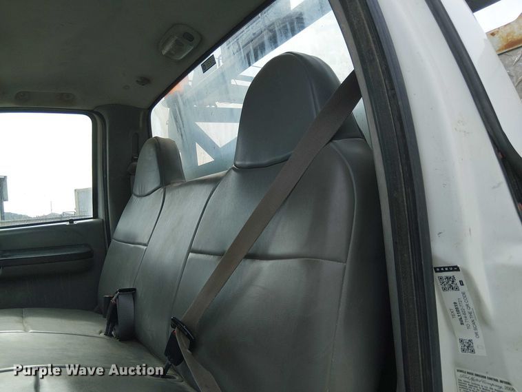 image for item EC1331 2006 Ford F450 Super Duty utility / service truck