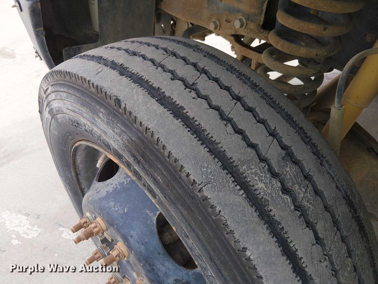 image for item EC1331 2006 Ford F450 Super Duty utility / service truck