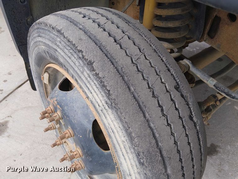 image for item EC1331 2006 Ford F450 Super Duty utility / service truck