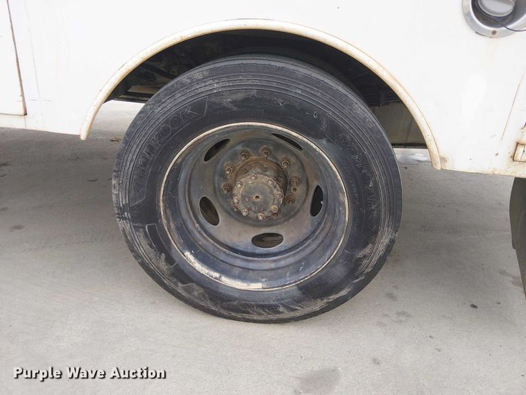 image for item EC1331 2006 Ford F450 Super Duty utility / service truck