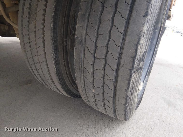 image for item EC1331 2006 Ford F450 Super Duty utility / service truck