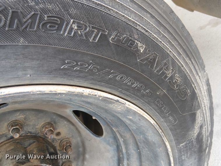 image for item EC1331 2006 Ford F450 Super Duty utility / service truck