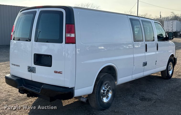 image for item EG1835 2017 GMC Savana van