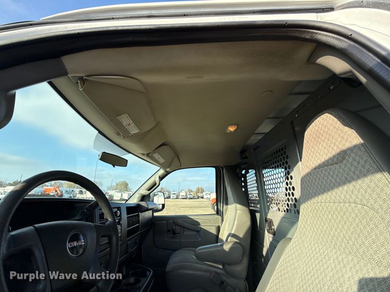 image for item EG1835 2017 GMC Savana van