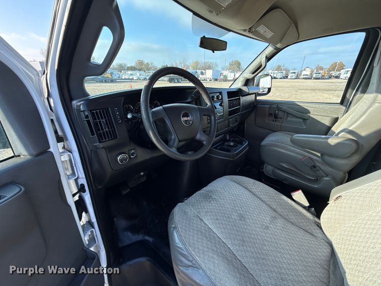 image for item EG1835 2017 GMC Savana van