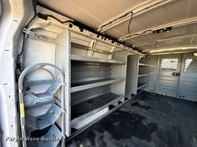 image for item EG1835 2017 GMC Savana van