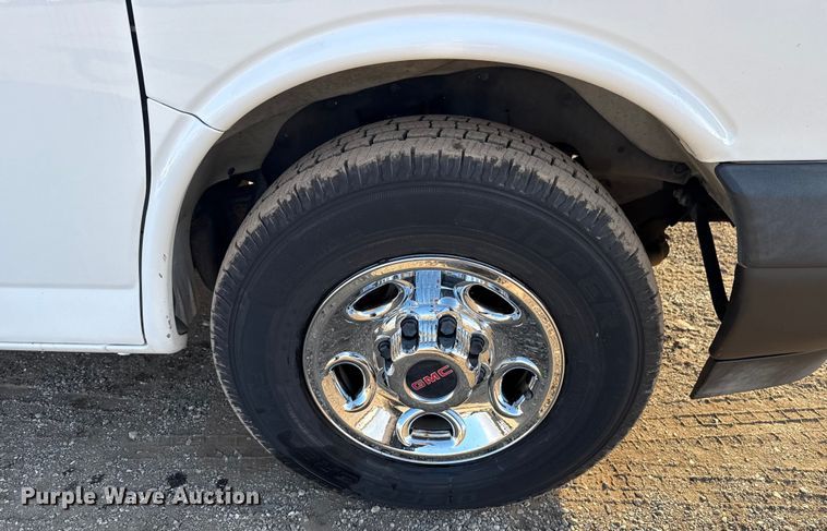 image for item EG1835 2017 GMC Savana van