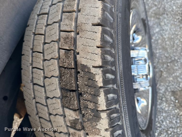 image for item EG1835 2017 GMC Savana van