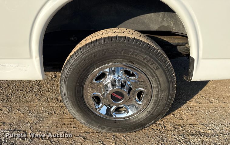 image for item EG1835 2017 GMC Savana van