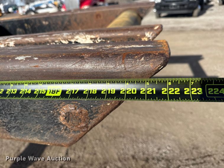 image for item EG1859 2022 RAM 5500 roll-off container truck