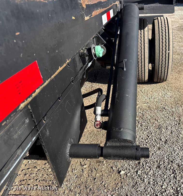 image for item EG1859 2022 RAM 5500 roll-off container truck